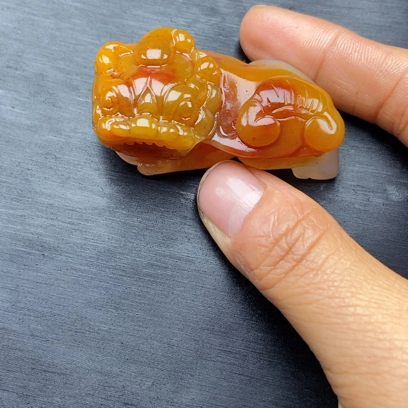 【闪购商品】石英质玉(黄龙玉)颈饰未镶嵌