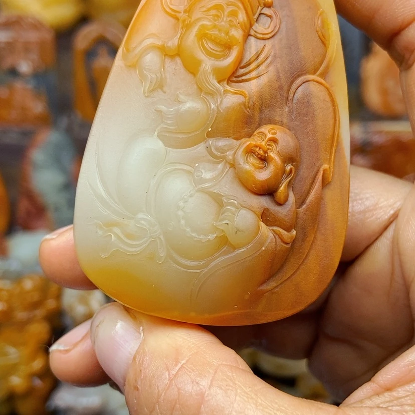 【闪购商品】石英质玉（黄龙玉）颈饰未镶嵌