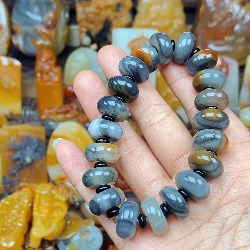 【闪购商品】石英质玉(黄龙玉)颈饰未镶嵌