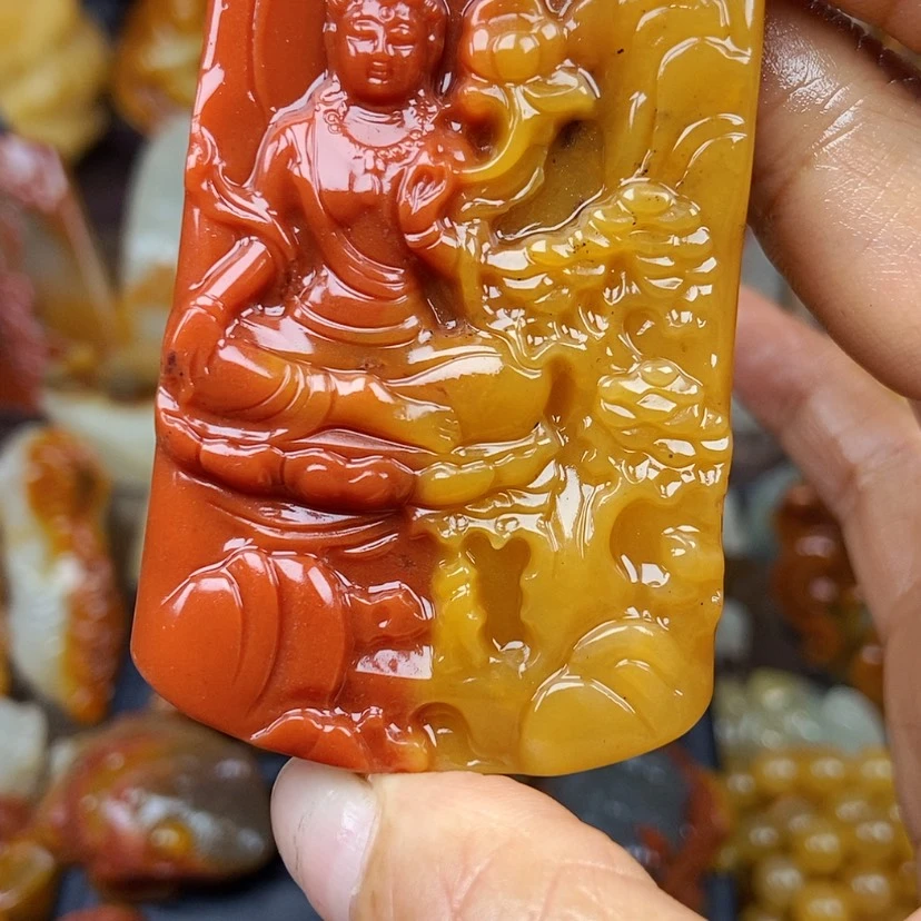 【闪购商品】石英质玉(黄龙玉)颈饰未镶嵌