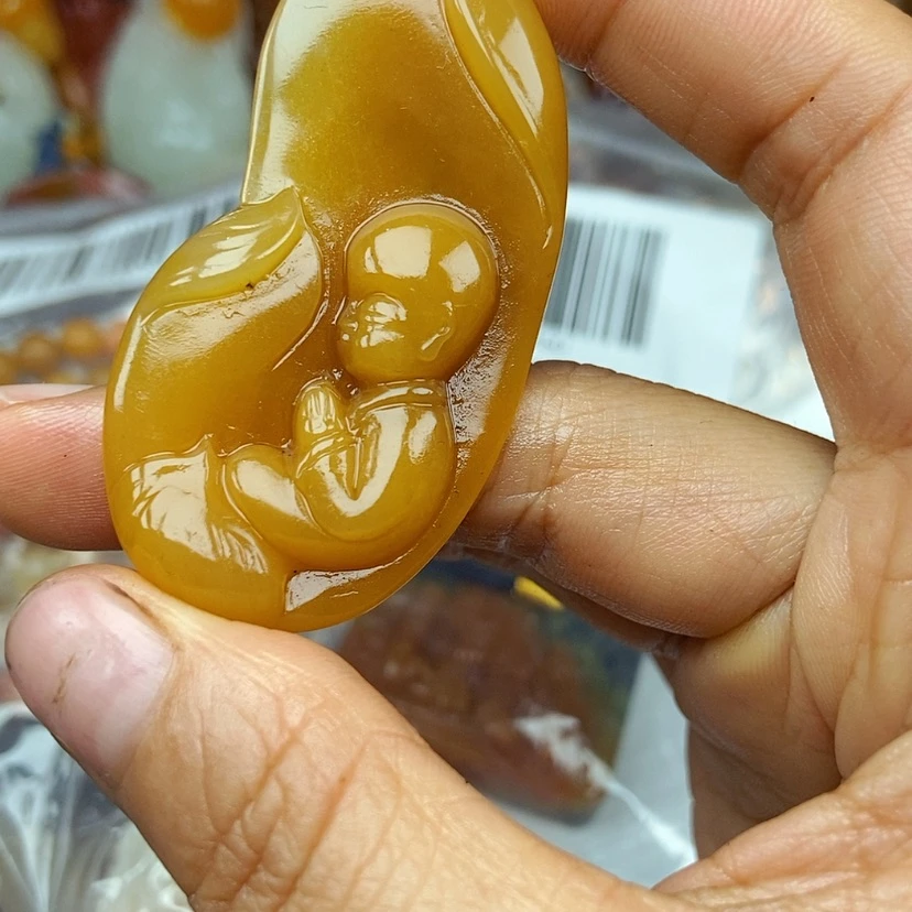 【闪购商品】石英质玉(黄龙玉)颈饰未镶嵌
