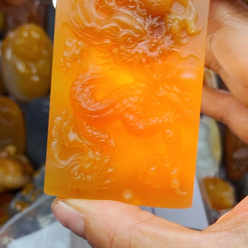 【闪购商品】石英质玉(黄龙玉)颈饰未镶嵌