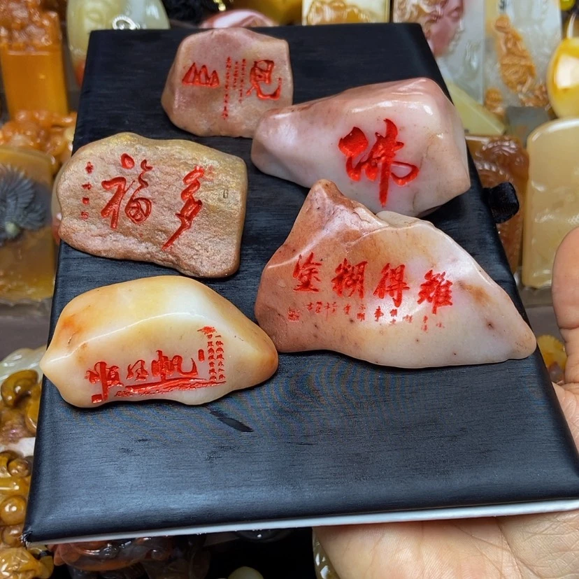 【闪购商品】石英质玉(黄龙玉)颈饰未镶嵌