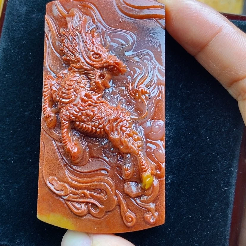 【闪购商品】石英质玉(黄龙玉)颈饰未镶嵌