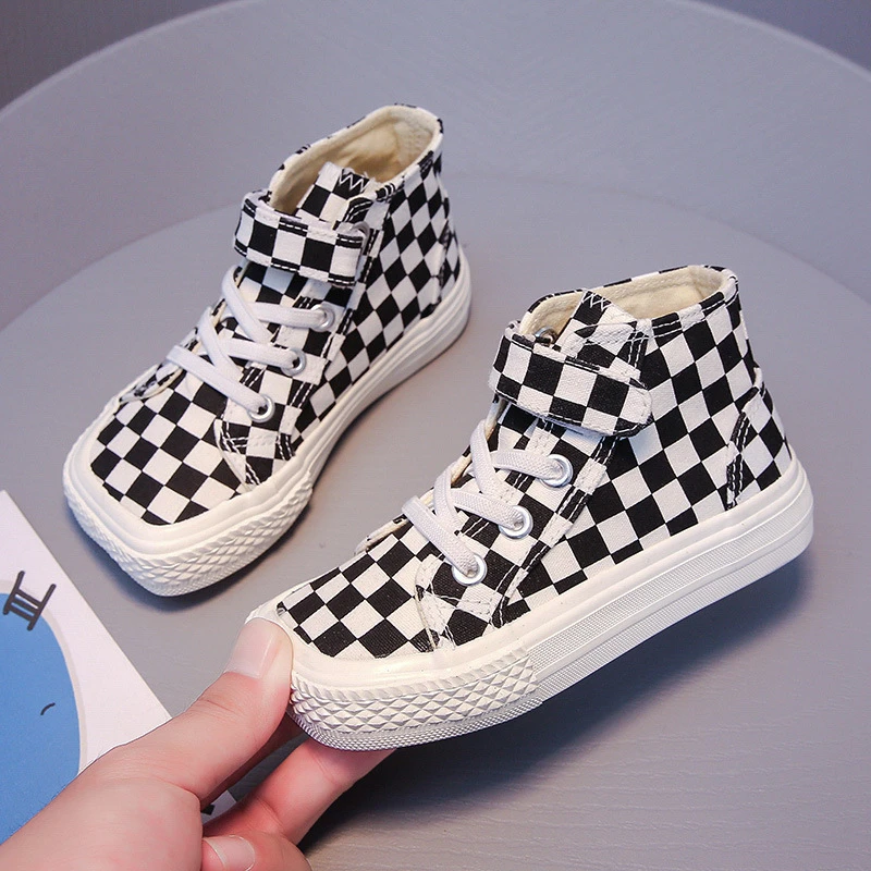 儿童帆布鞋2025新款韩版方头高帮休闲软底棋盘格魔术贴男童女童鞋