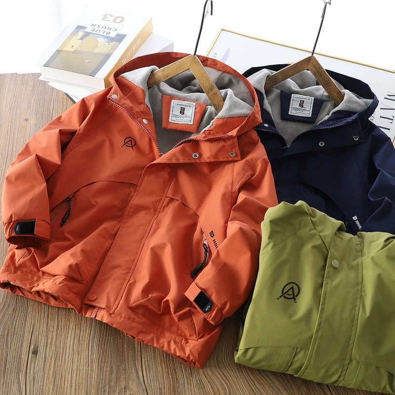 宝宝洋气连帽冲锋衣2025秋冬季儿童加绒拉链衫中大童加厚防风外套