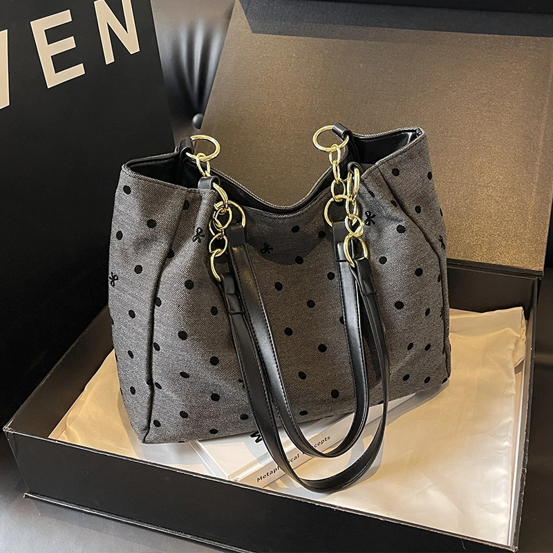 艾米兔女包2024新款潮流慵懒风波点设计时尚大容量通勤单肩托特包