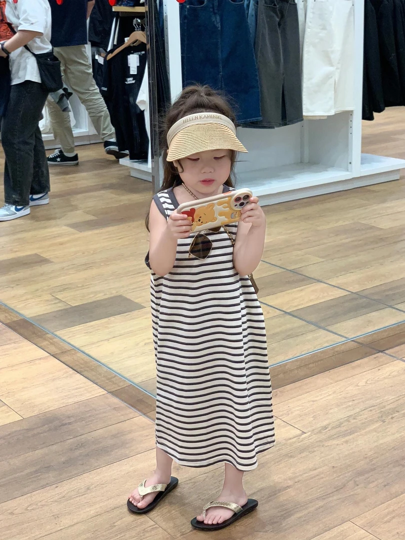 2024夏款女童韩版休闲宽松灰色条纹无袖连衣裙长款针织棉背心裙