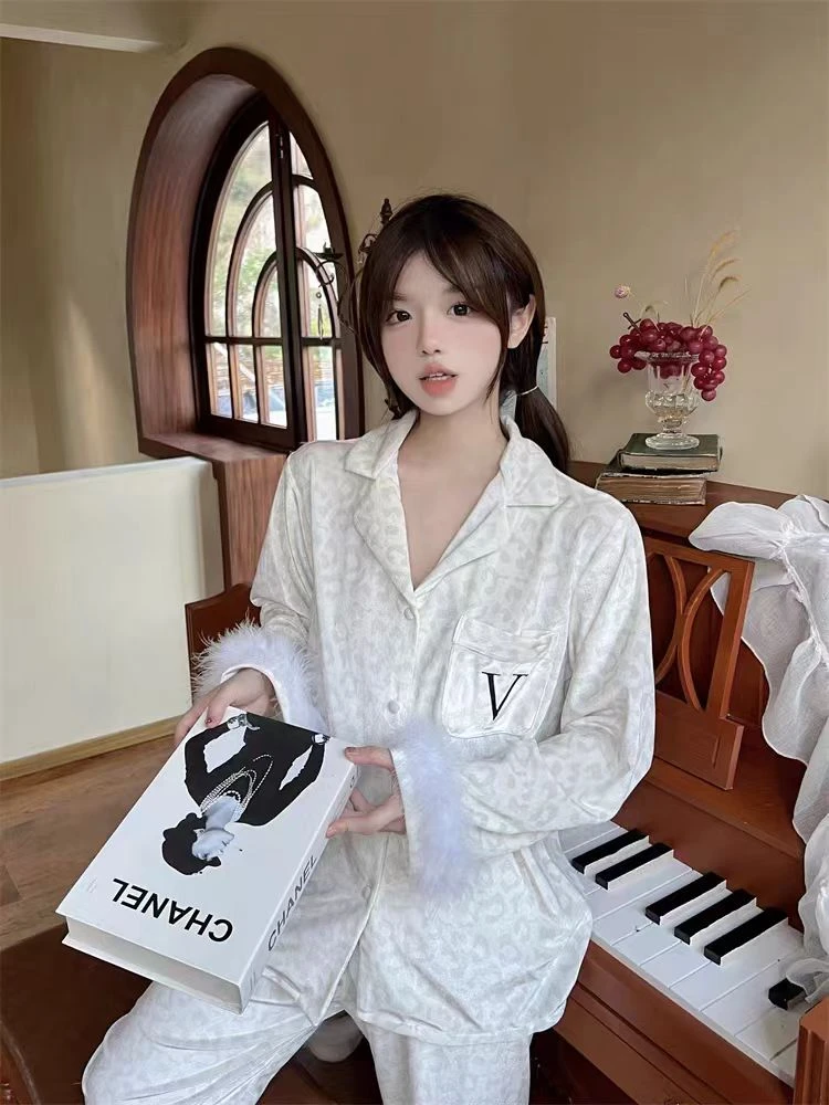 韩版秋冬新款丝绒简约气质舒适厚款长袖设计师款时尚套装