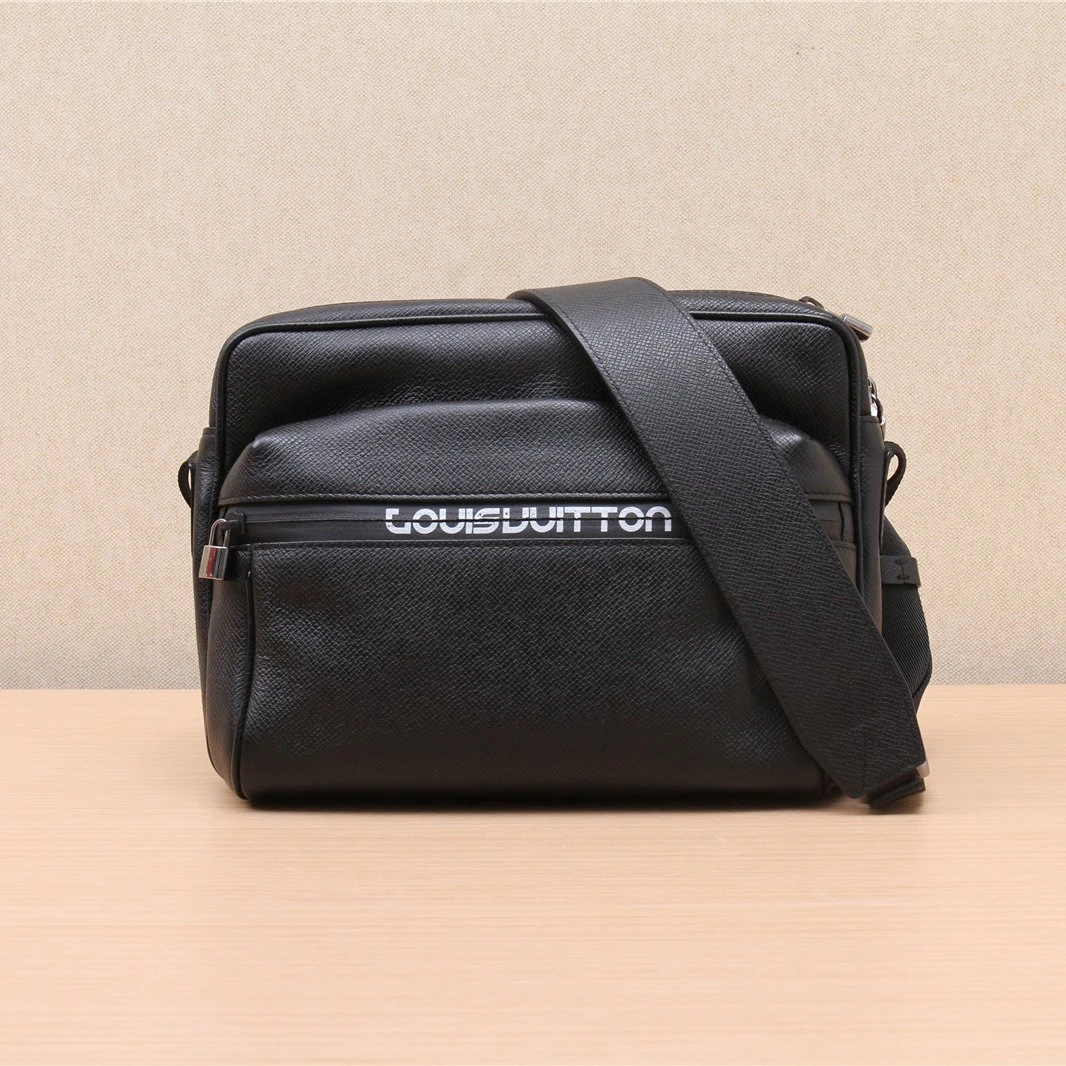95新 LouisVuitton/路易威登 Outdoor 腰包 胸包 P221650456