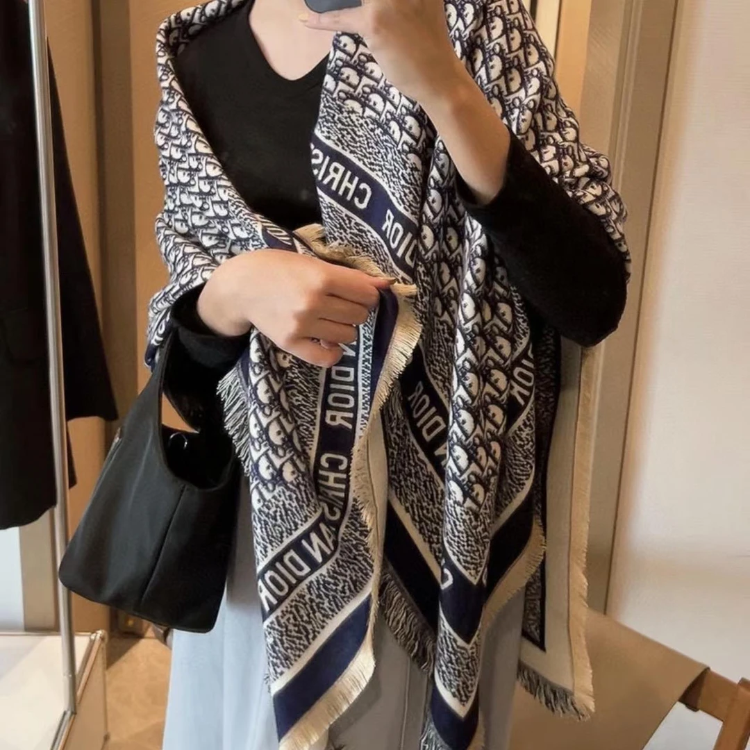 全新未使用 DIOR/迪奥 汤汤/TP027975/DIOR 老花LOGO 披肩 海军蓝