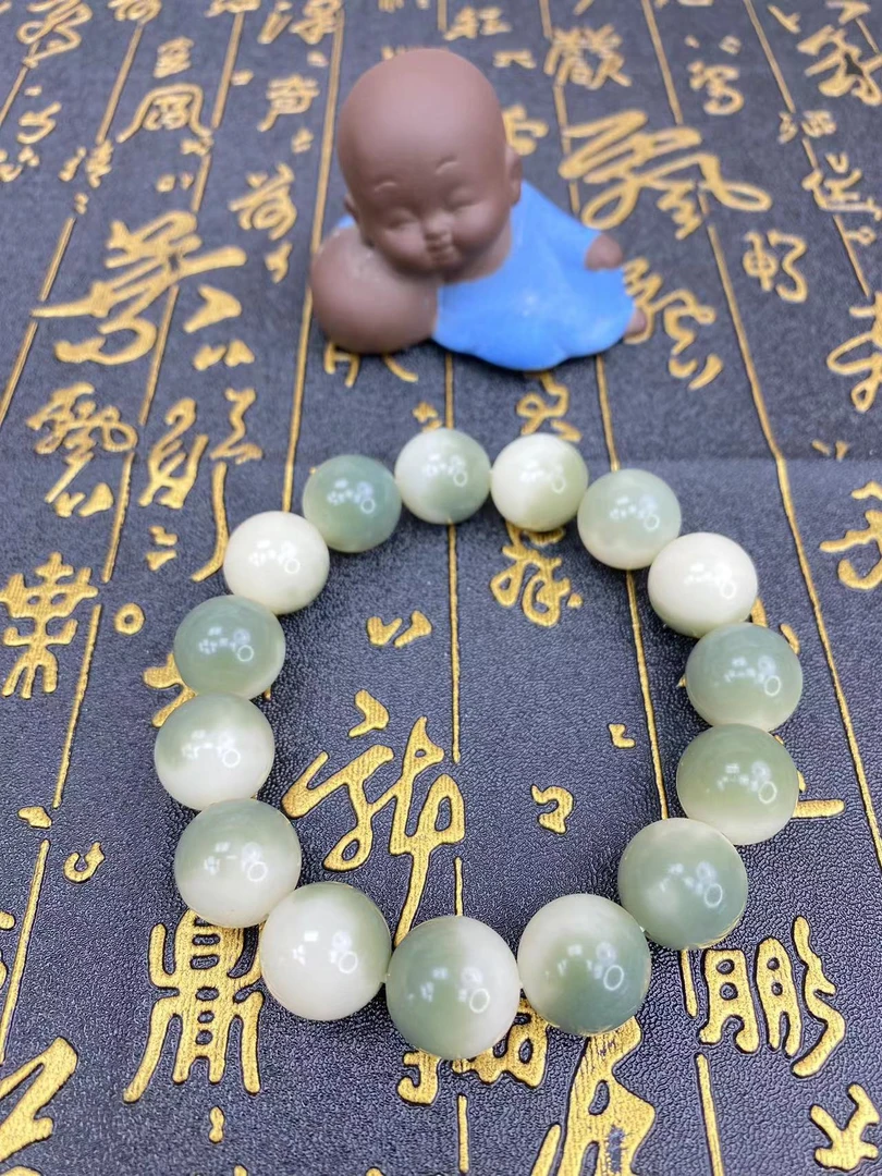 【精品】半山半水飘绿14.5mm圆珠天然无芽眼绕指柔必入