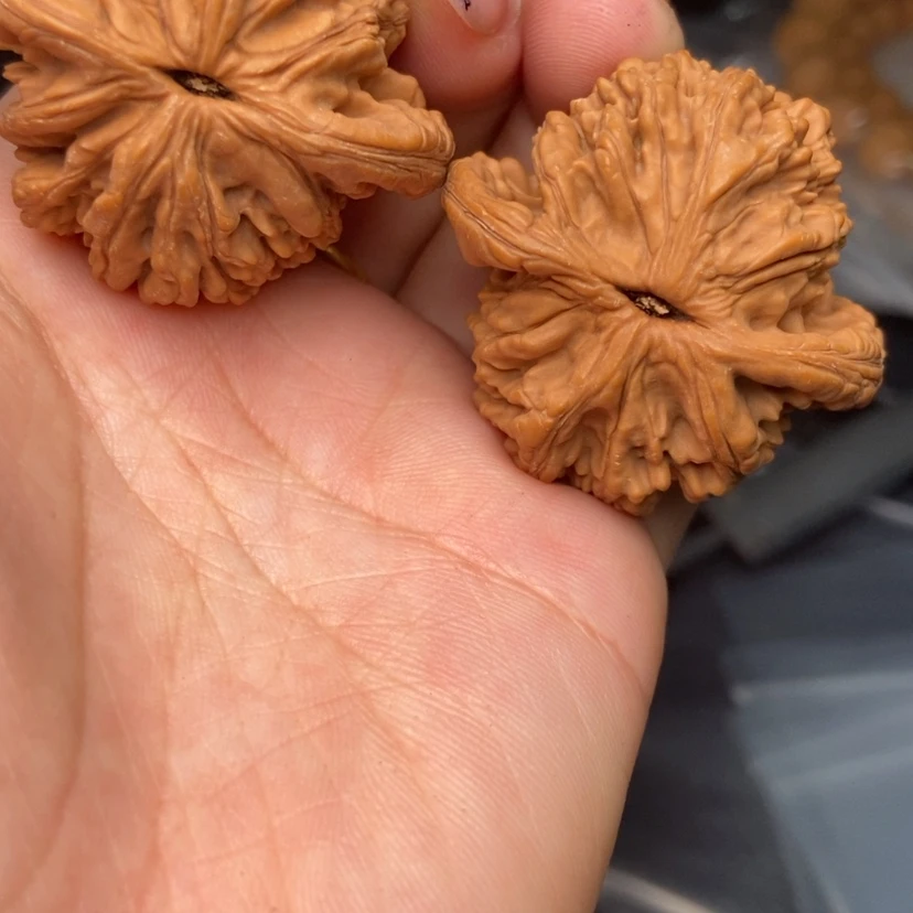 【闪购商品】文玩核桃吊坠天*亮