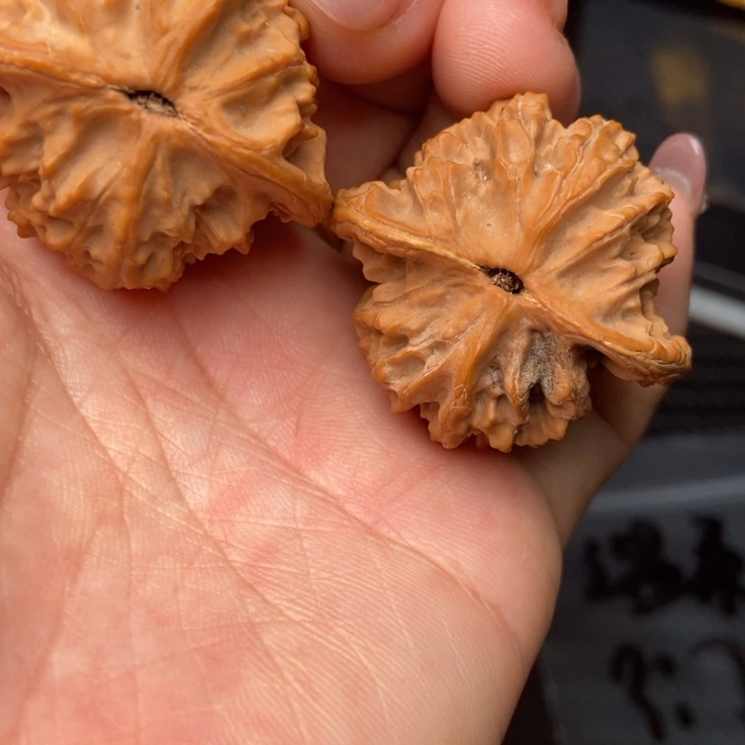 【闪购商品】文玩核桃吊坠温****?