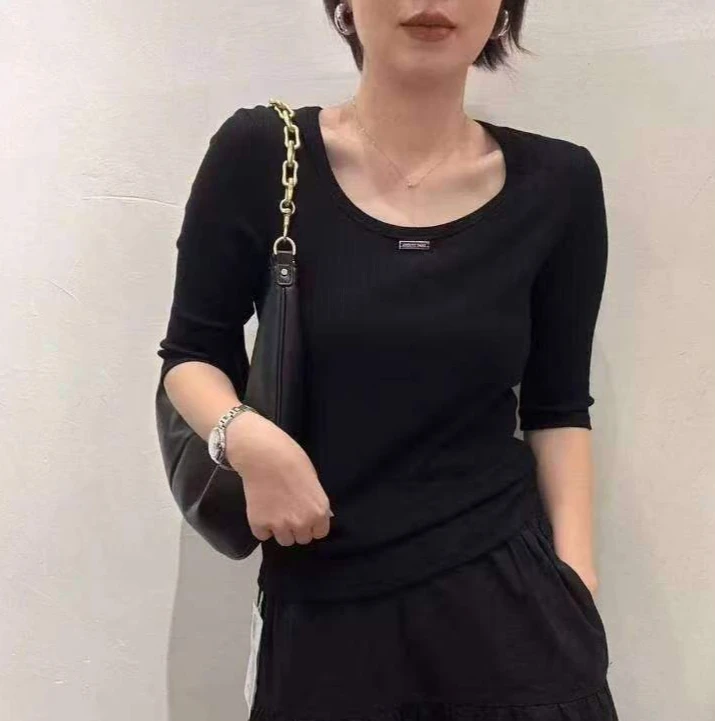 中袖圆领铁牌打底衫~100—145～斤左右