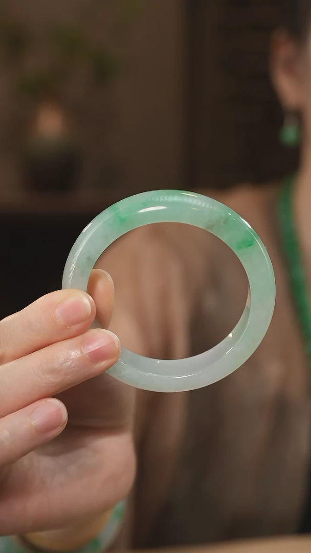 【闪购商品】翡翠手镯未镶嵌冰种白底青翡翠手镯 53圈口