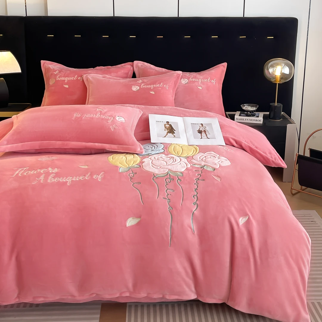 【玫瑰爱恋】暖冬新款简约高克重玫瑰花贴布绣牛奶绒四件套