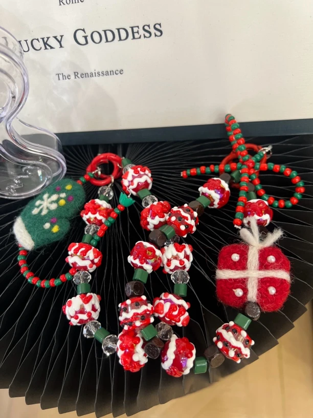 圣诞手绘珠手机链