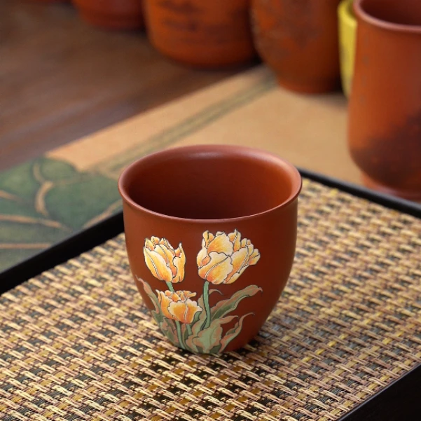 7157宜兴紫砂茶具大红袍手绘茶杯黄郁金香双色主人杯150ML左右FSY