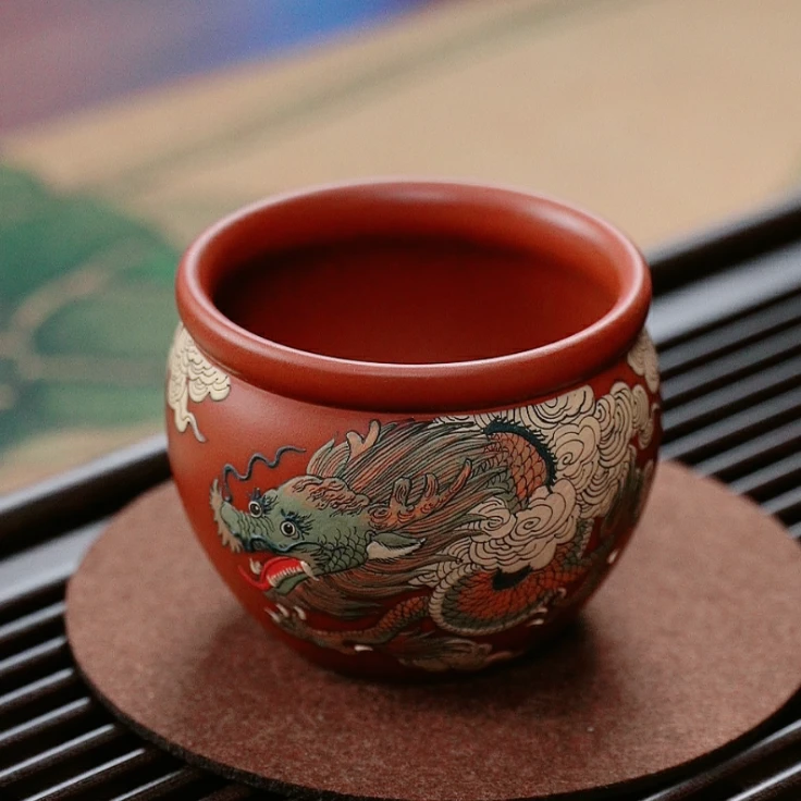 865  宜兴紫砂茶具  大红袍堆绘龙生肖主人杯  FSY  220cc左右