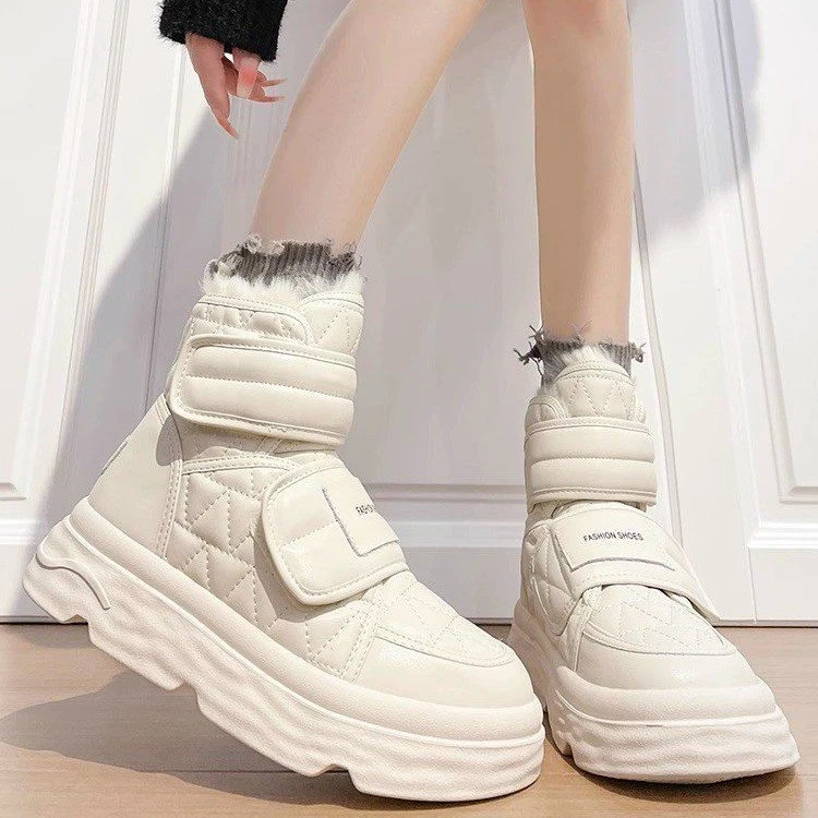 冬季新款雪地白色靴女加绒加厚保暖棉鞋时尚百搭面包魔术厚底短靴
