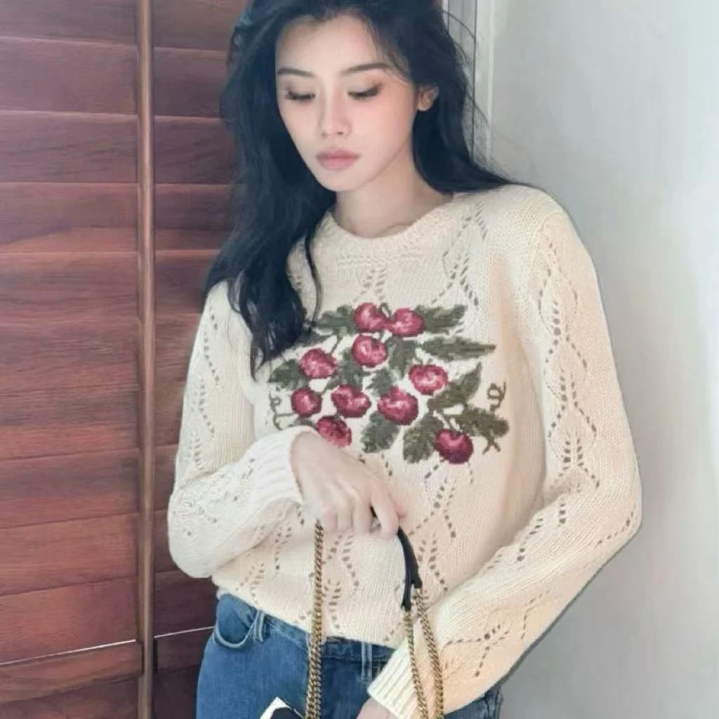 【樱诺】刺绣樱桃镂空简约撞色宽松套头时尚针织毛衣.Y599