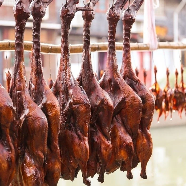 正宗浙江酱鸭特产整只散装酱货酱板老鸭700g左右风干酱鸭