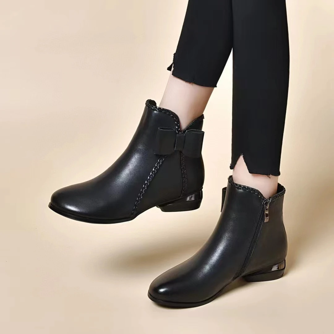 真皮蝴蝶结时尚女士短靴2023年秋冬新款圆头低跟舒适加绒妈妈棉靴