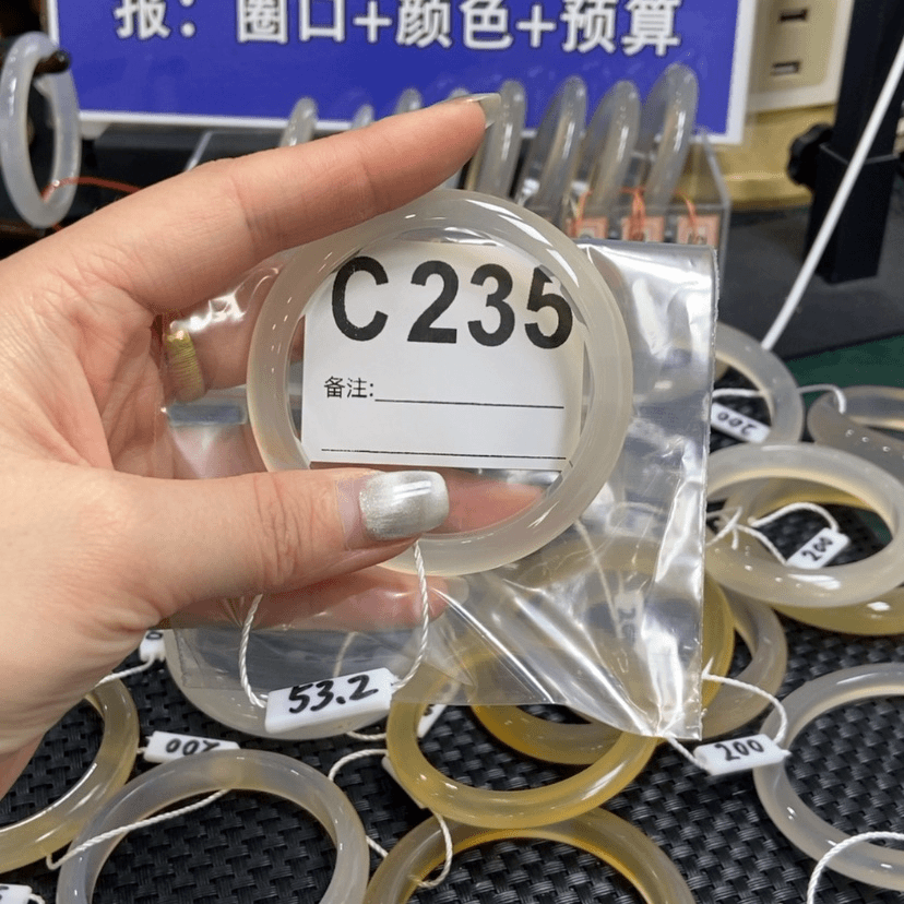 【闪购商品】玛瑙/玉髓手镯未镶嵌绵**.