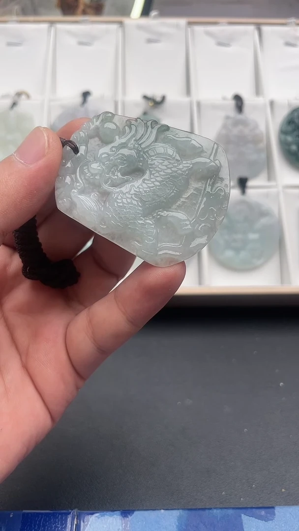 【闪购商品】翡翠颈饰未镶嵌....10/8/82