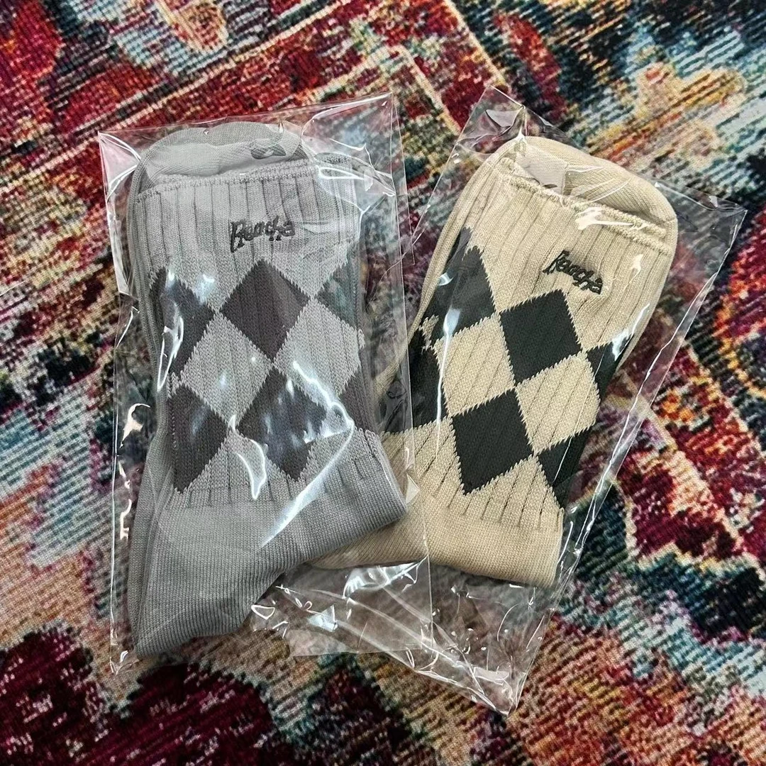 REOCHA菱形格袜子