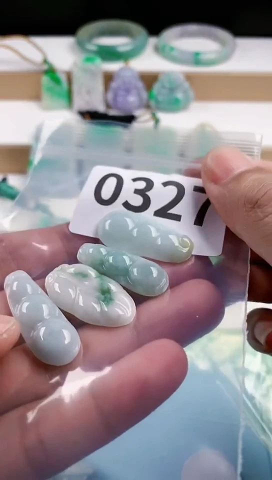 【闪购商品】翡翠颈饰未镶嵌天然翡翠吊坠挂件