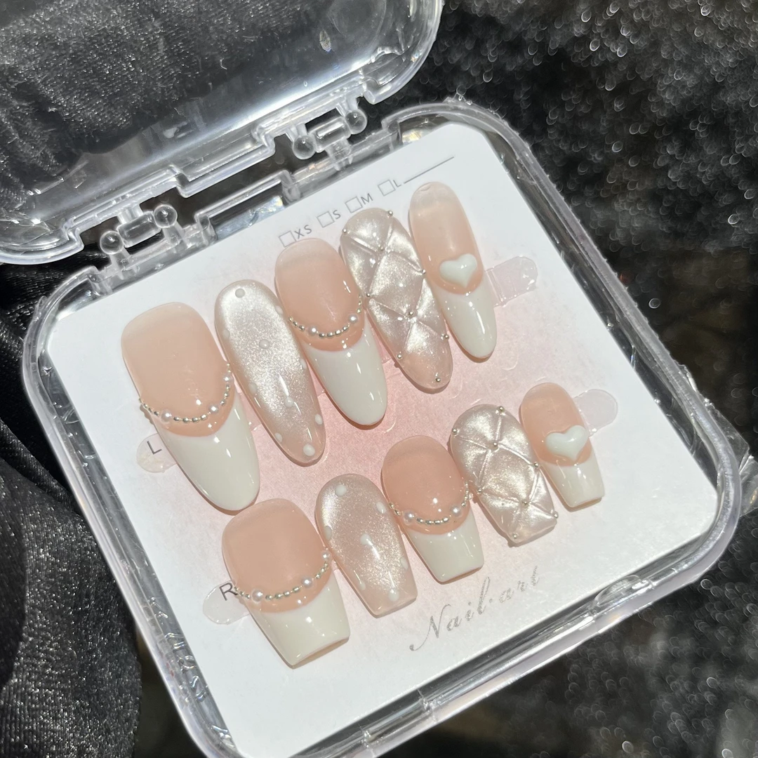 奶油泡芙 纯手工光疗穿戴甲手绘猫眼菱形格纹奶油法式穿戴甲