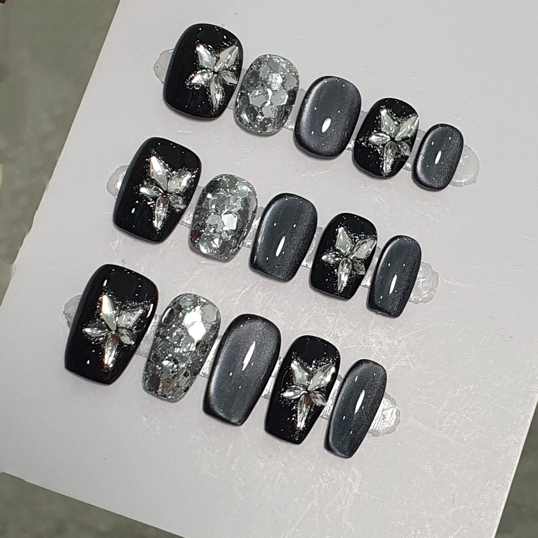 纯手工穿戴甲秋冬黑色爆闪星星钻甜酷高级显白ins美甲贴片指甲贴