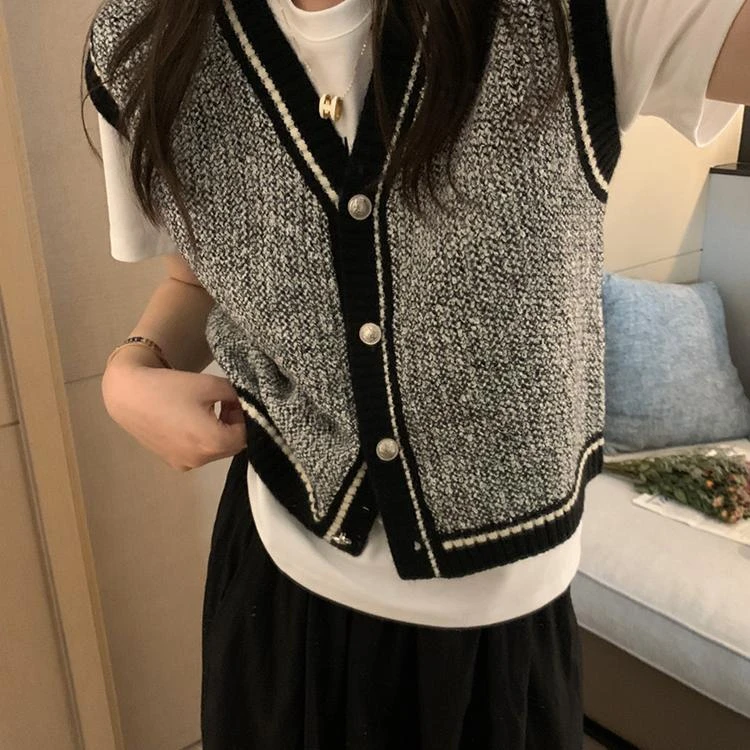 小香风V领针织马甲开衫女早秋2024新款叠穿无袖毛衣背心坎肩外搭