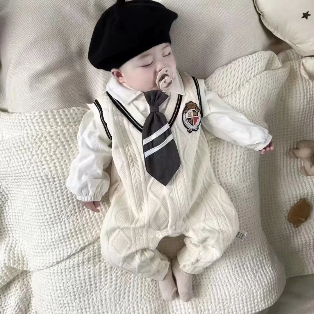 婴儿衣服春秋装男宝宝连体衣洋气婴幼儿秋款满月长袖外出爬服