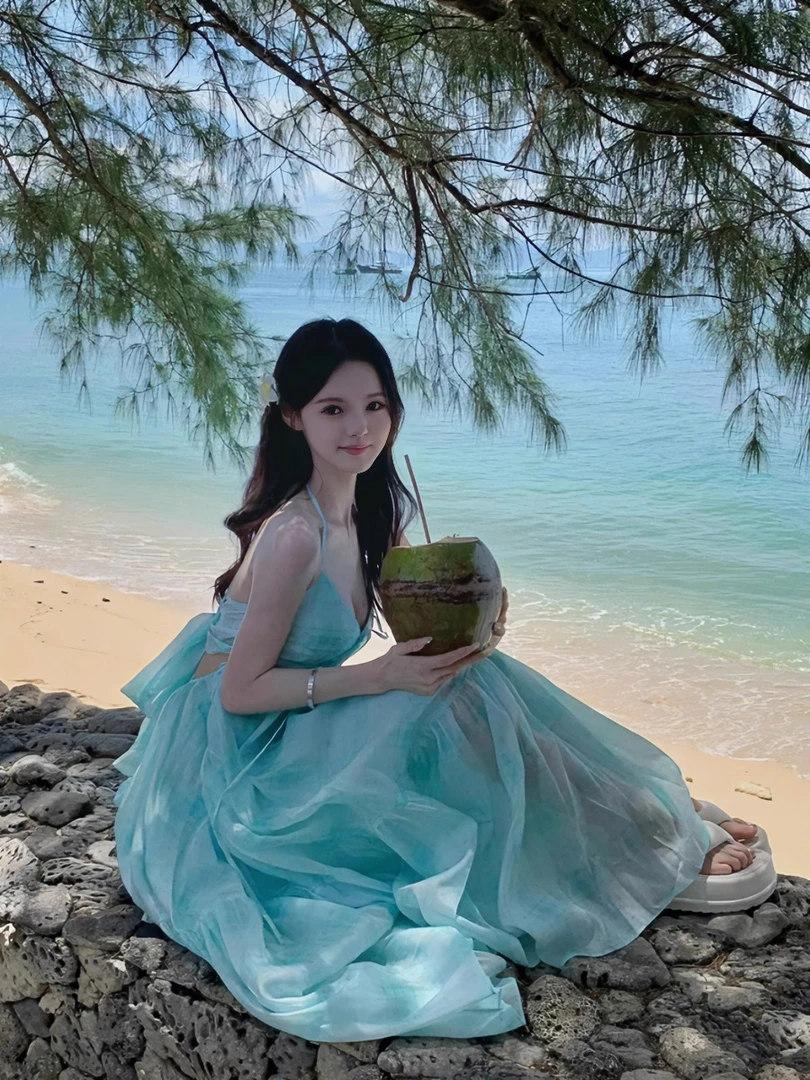 三亚沙滩长裙海边度假V领挂脖吊带连衣裙多巴胺穿搭露背仙女裙子