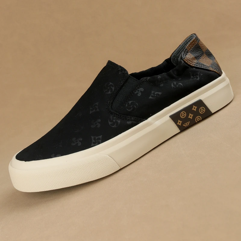 2024春夏新款百搭潮流舒适男士潮鞋休闲时尚透气一脚蹬板鞋