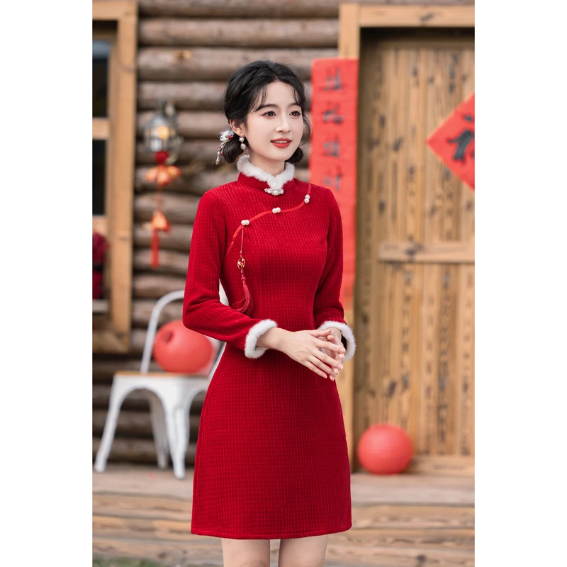 红色旗袍拜年服2025新款加绒加厚改良版遮肉气质显瘦小个子连衣裙