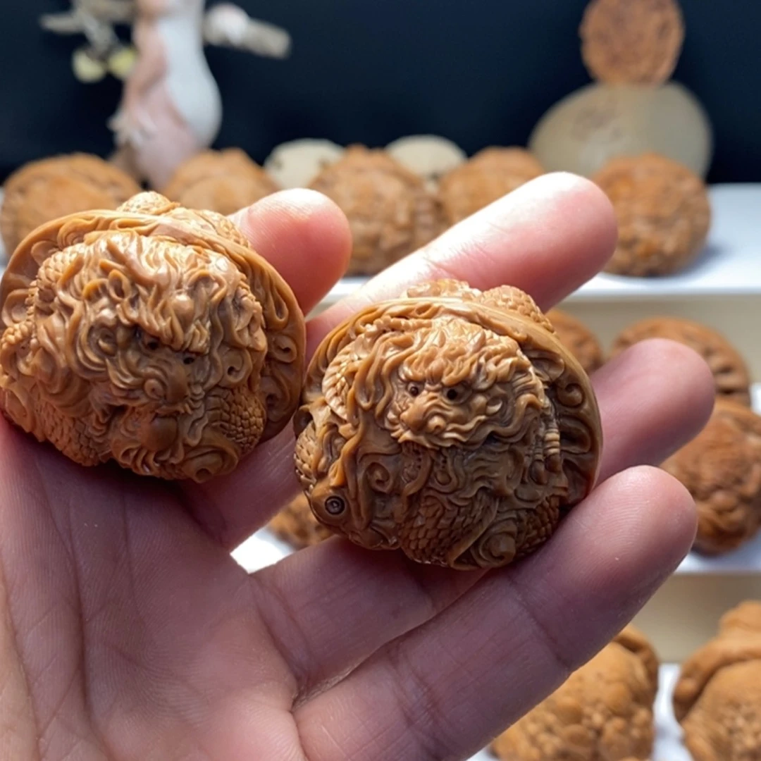 【闪购商品】核桃核雕涵**人