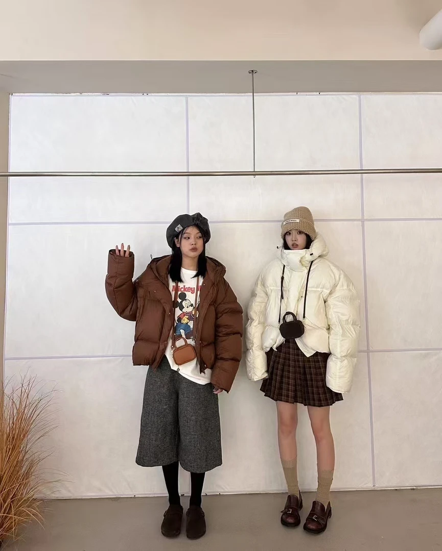 韩系连帽短款轻薄羽绒服女冬季款2024宽松面包服白鸭绒外套（8728）