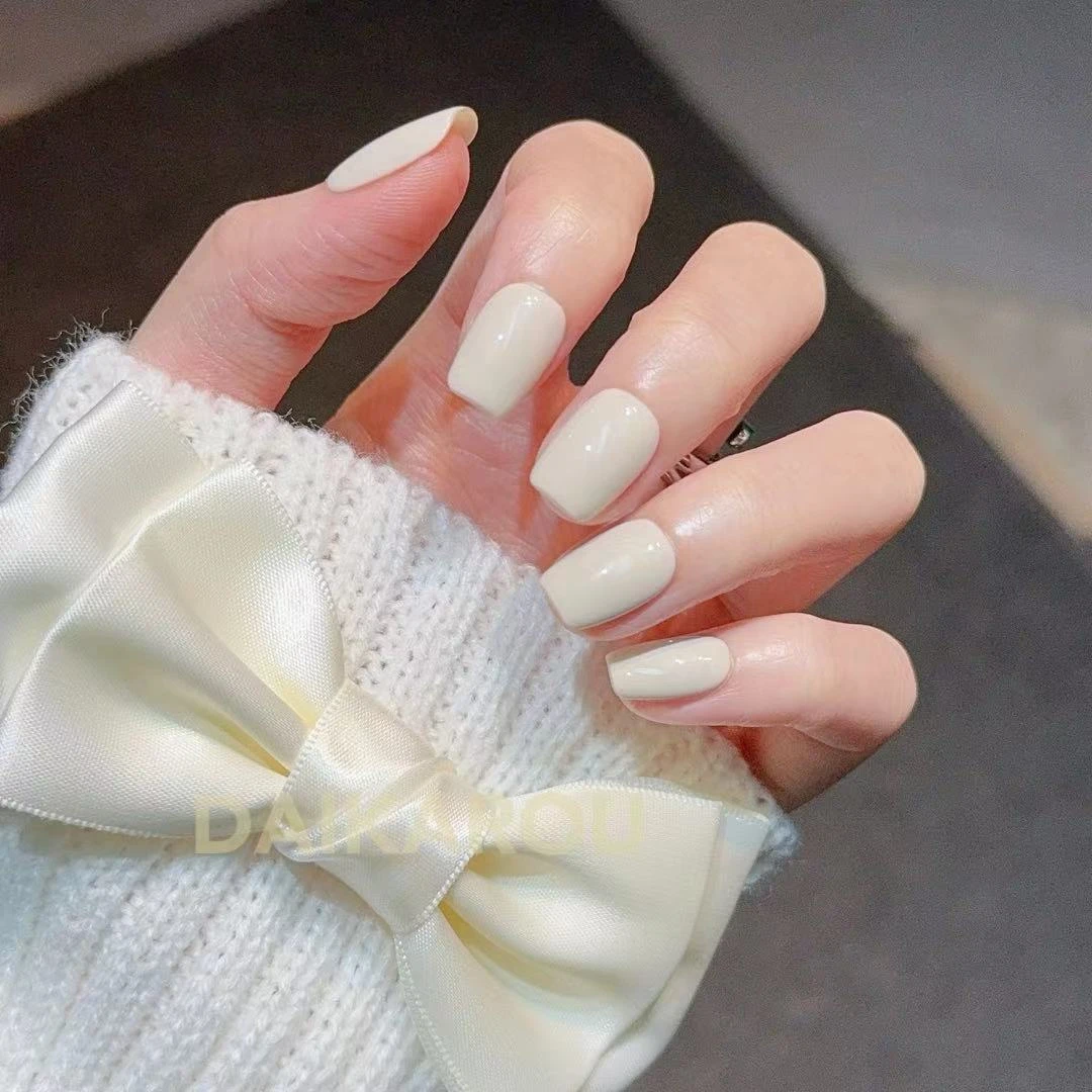 瓷胎奶釉 黛卡柔 预售 新甲型 此度 短椭圆 中椭圆手工穿戴甲10片