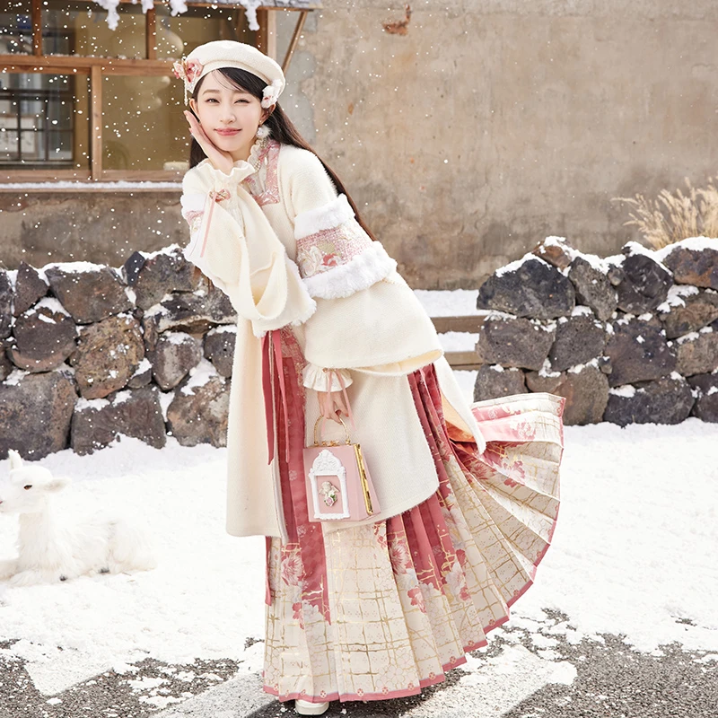 十三余[花墙灯会]毛绒保暖方领对襟衫裙明制新年汉服女