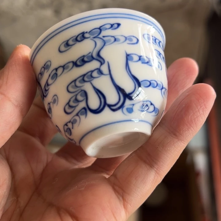 盘手绘微瑕陶瓷一个