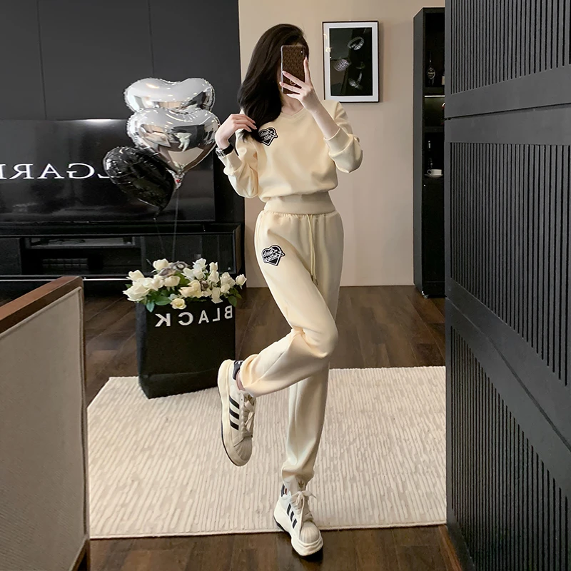 网红时尚休闲运动套装女2024春秋新款杏色减龄卫衣洋气时髦两件套