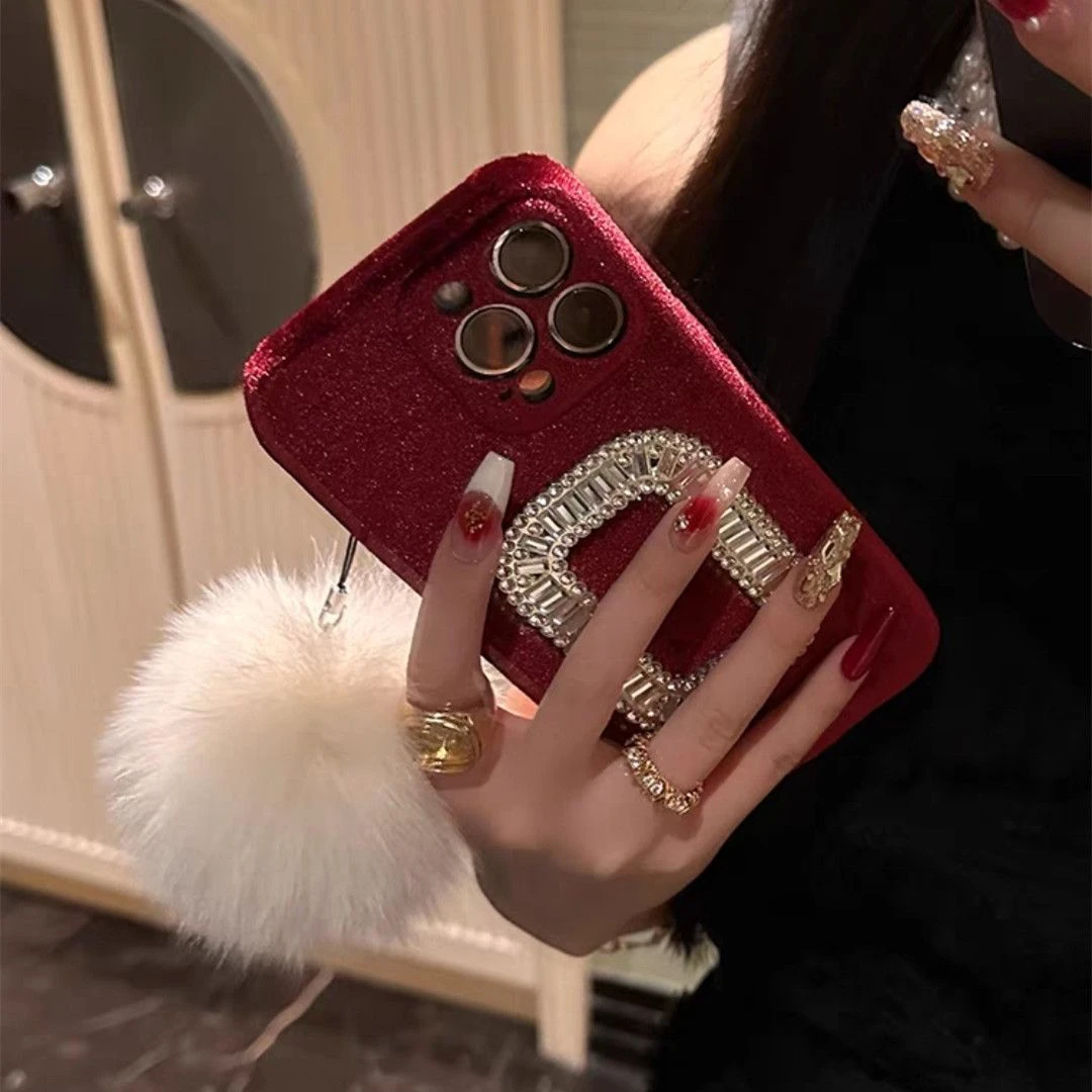 新款奢华红色秋冬毛球苹果15手机壳iphone14Promax女神潮牌13/12