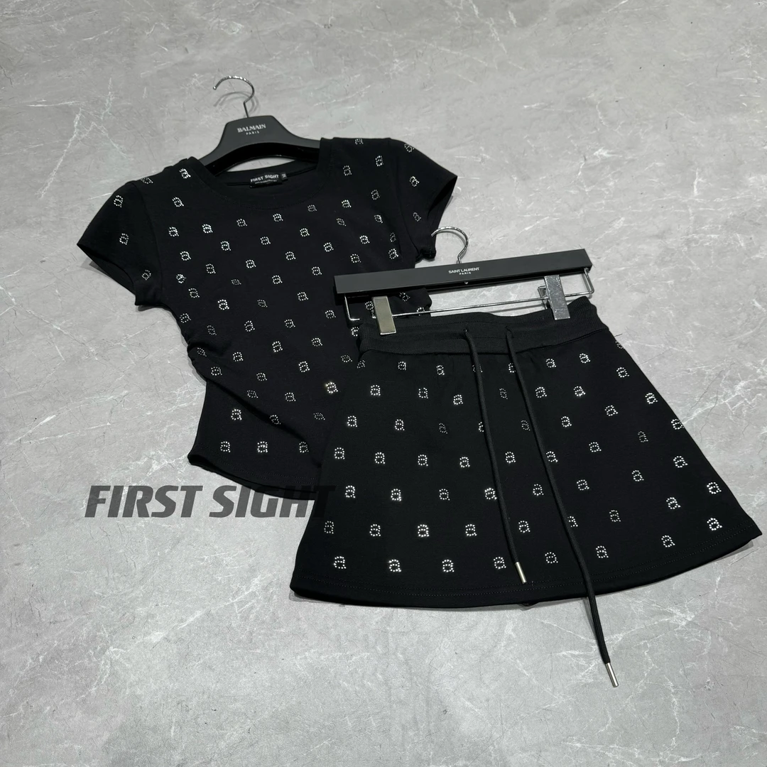 DA静 【字母小a字烫钻短袖T恤】2024春夏甜辣妹纯欲修身上衣