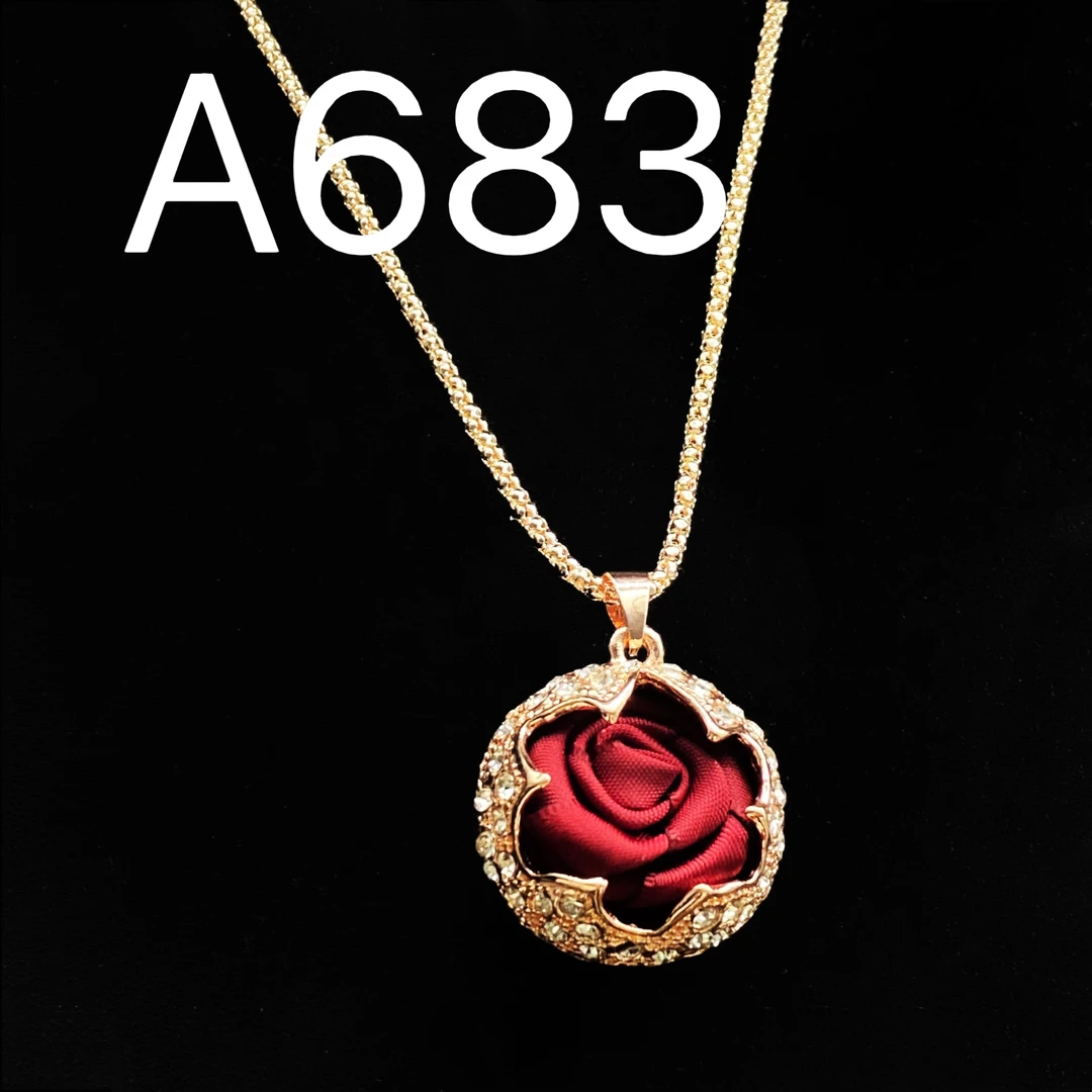 A683项链高档玫瑰花吊坠项链女秋冬长款百搭