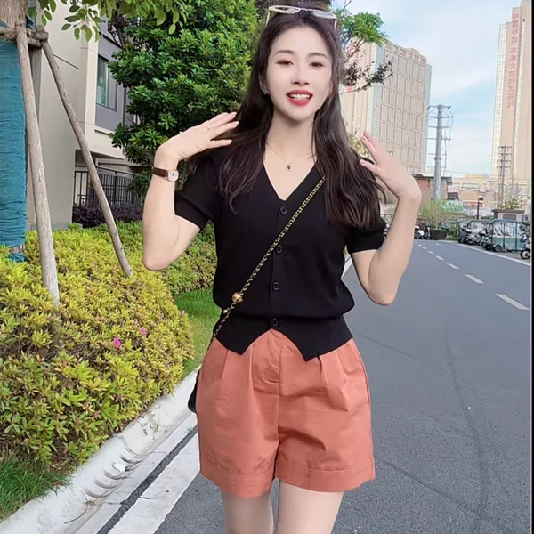 小婷推荐2024夏季新短上衣显瘦气质设计感开衫法式时尚百搭短袖衫