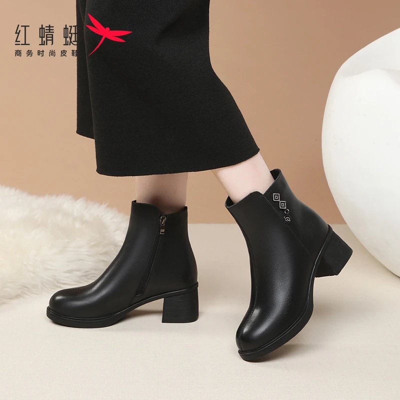 红蜻蜓女鞋2024冬季加绒保暖短筒中跟时装靴头层皮法式小皮靴短靴